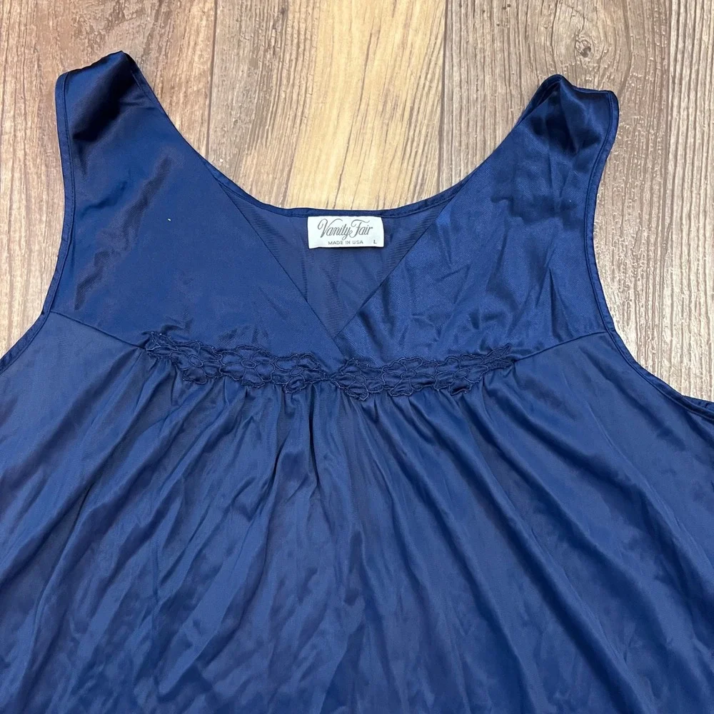 Vanity Fair‎ Vintage Navy Blue Nylon Nightgown Sleeveless Embroidered Chemise L